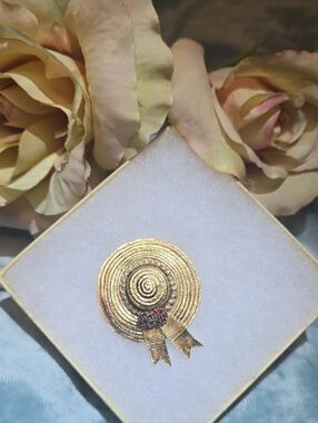 CINER Gold Tone Straw Hat Brooch with Multicolor Accent